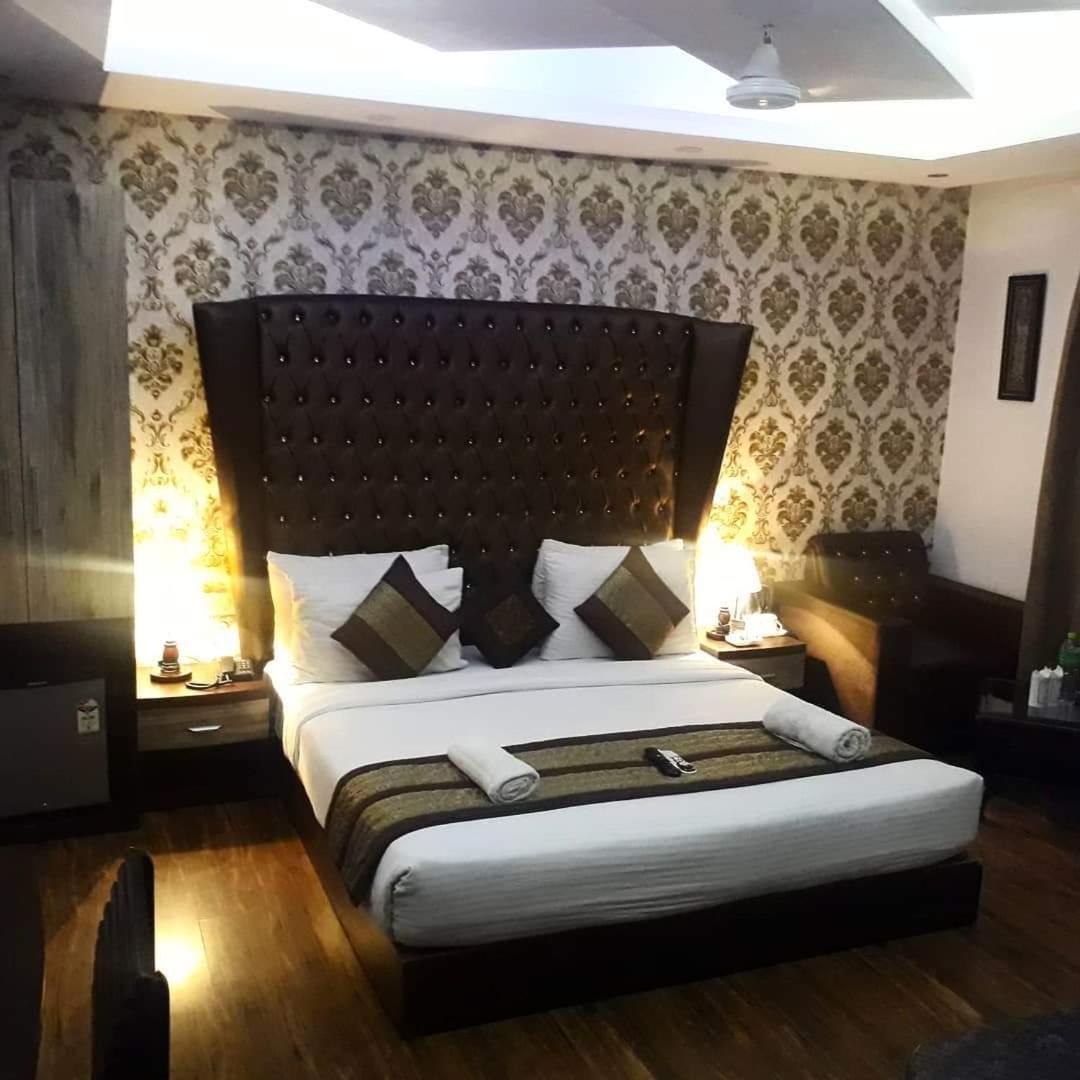 Hotel Waterfall Delhi  Exterior foto