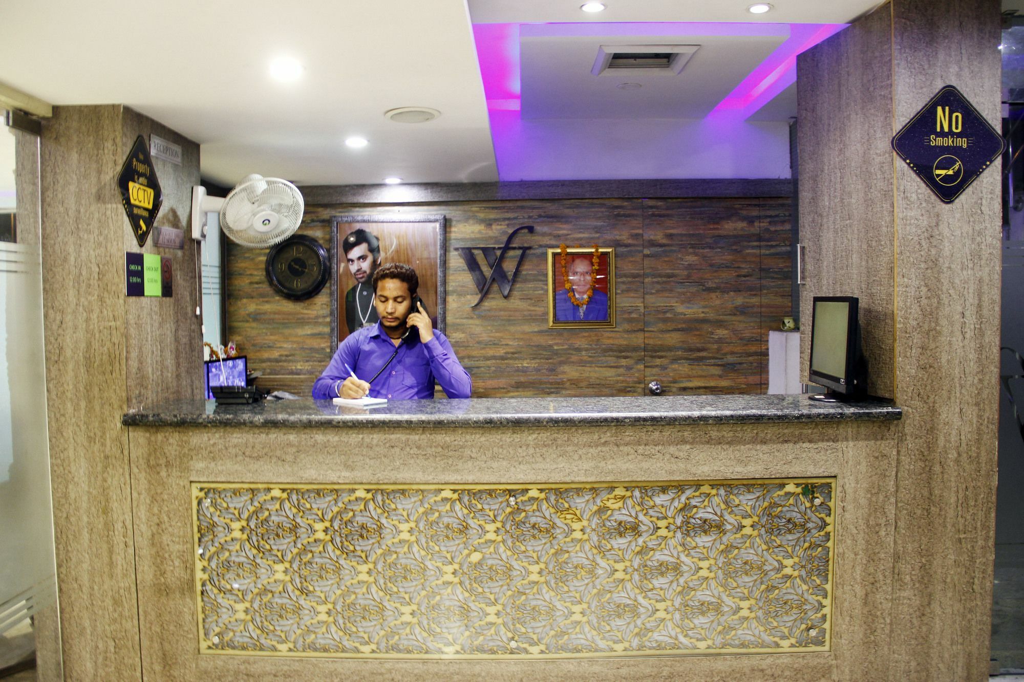 Hotel Waterfall Delhi  Exterior foto