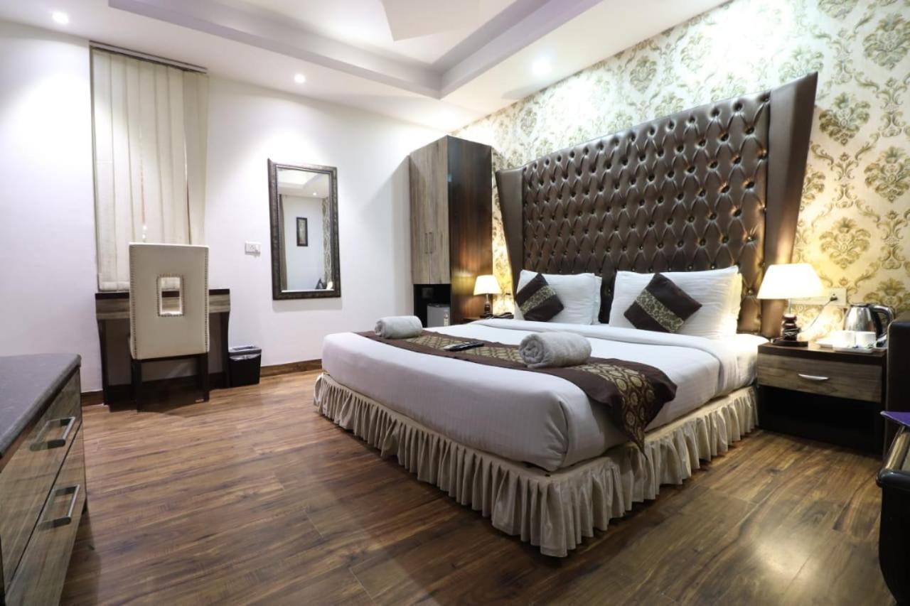 Hotel Waterfall Delhi  Exterior foto
