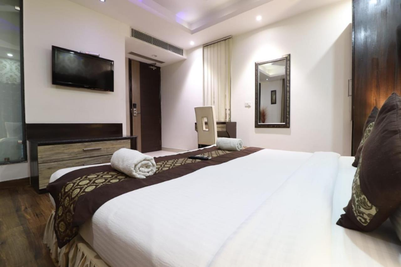 Hotel Waterfall Delhi  Exterior foto